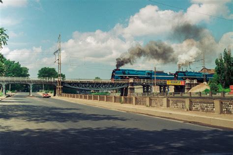 Молодые москвичи бегут от своих проблем в русскую глушь. Фото: П36-0027 — TrainPix