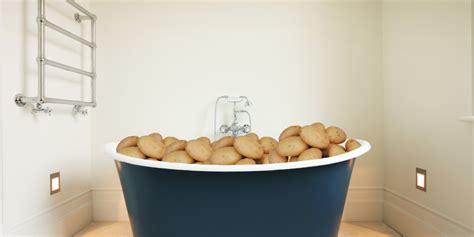 Man Caught Filling Hotel Bathtub Up With Potatoes While Wearing A Bra