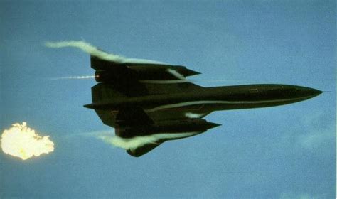 The Story Behind The Unique Photo Of The Sr 71 Blackbird Creating