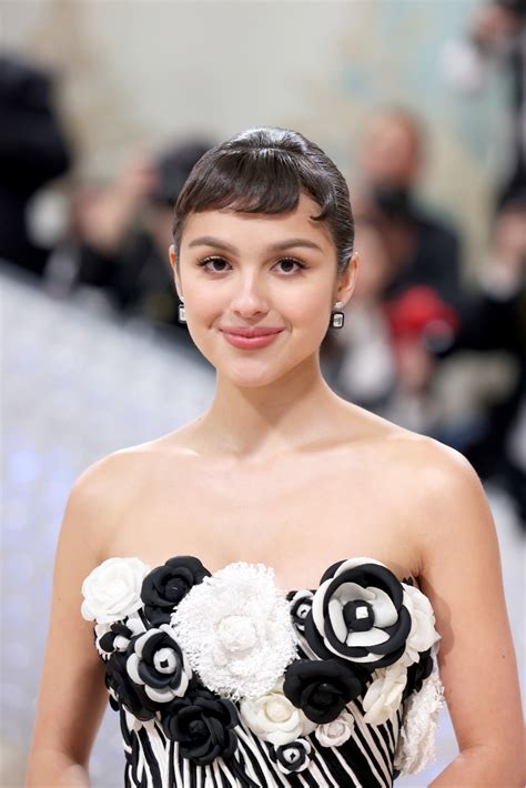 Olivia Rodrigo Channeled Audrey Hepburns Iconic Beauty At The 2023 Met