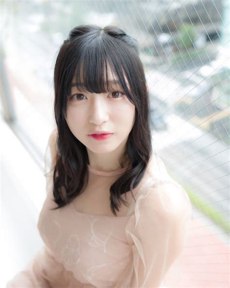 wagatsuma yurikaがinstagramプロフィールに投稿しました 「私、目が合うのが好きでよく人の目をみつめがち」 さゆり ゆり 我妻