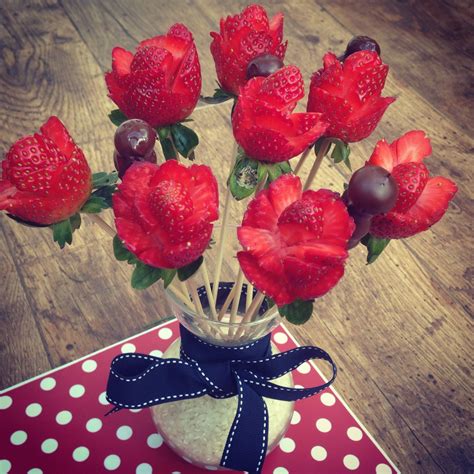 Strawberries Bouquet How To Make Strawberries Roses Avec Images