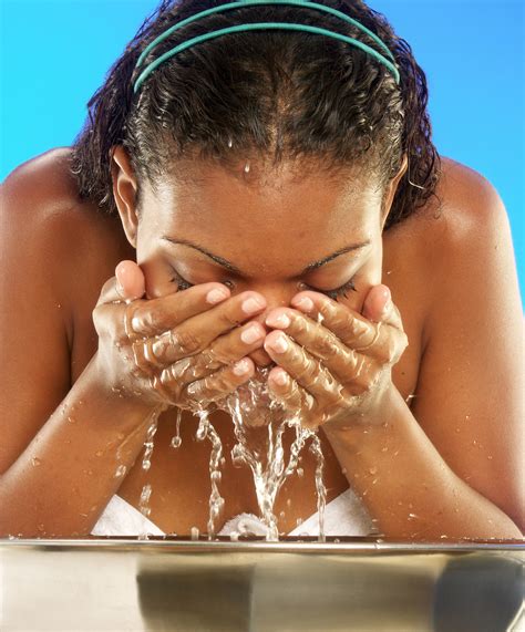 Follow these steps every time you wash your hands: Simple Face Wash: I Stopped Washing My Face With Soap (Or ...