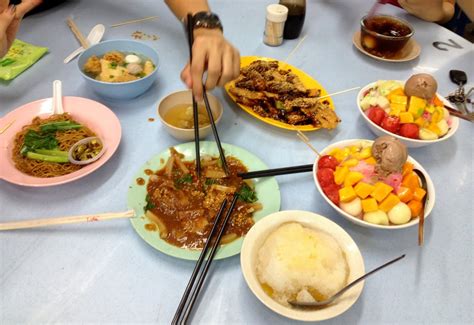 If you're looking for somewhere cool to escape the heat, you might want to check out this list ipoh is famous for tauge ayam (beansprout chicken) or nga choi kai. Jowynna: Ipoh foodhunt; Tong Sui Kai (糖水街 Dessert Street)