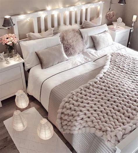 / 60+ small bedroom ideas to make your space feel cozy & cohesive. Small bedroom decorating ideas with faux fur, pillows ...