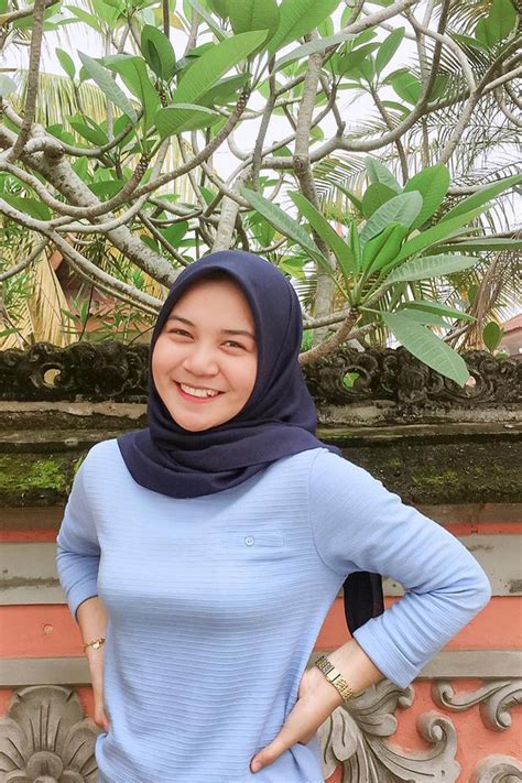Kumpulan Foto Cewek Muslimah Hijab Cantik Indonesia Dzargon