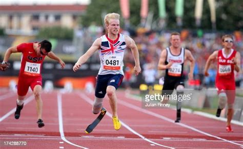 Jonnie Peacock Of Great Britain Wins The Mens 100m T44 Final During