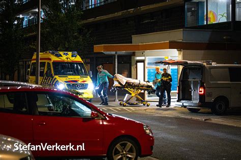 In een supermarkt in zwolle zijn dinsdagavond twee mensen gewond geraakt bij een steekpartij. Gewonde bij (mogelijke) steekpartij Palestrinalaan Zwolle - Foto's - Stefan Verkerk Fotografie ...