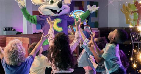 Chuck E Cheese Brings Hourly Shows Back Pizza Marketplace
