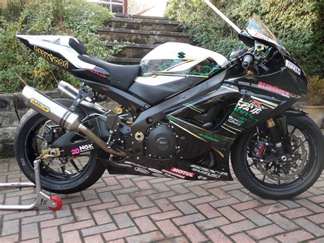 Bike has tinted screen, hid headlight GSXR 1000 K8 Track Bike