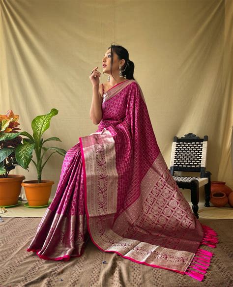 Magenta Silk Saree With Attractive Kanchipuram Border Monastoor