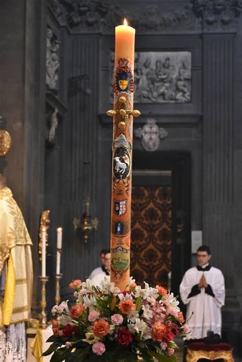 Photo This Year S Paschal Candle At The Institute S Motherhouse Católico Eucaristia Decoração