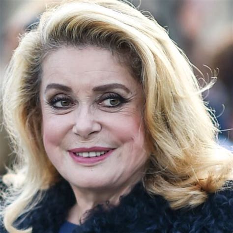 Renée simonot was born on september 10, 1911 in le havre, france as renée jeanne deneuve. Catherine Deneuve parle de sa mère, l'actrice Renée ...