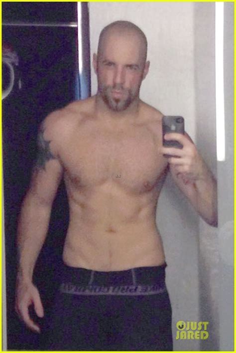 Chris Daughtry Tweets Sexy Shirtless Six Pack Photo Photo 2714761