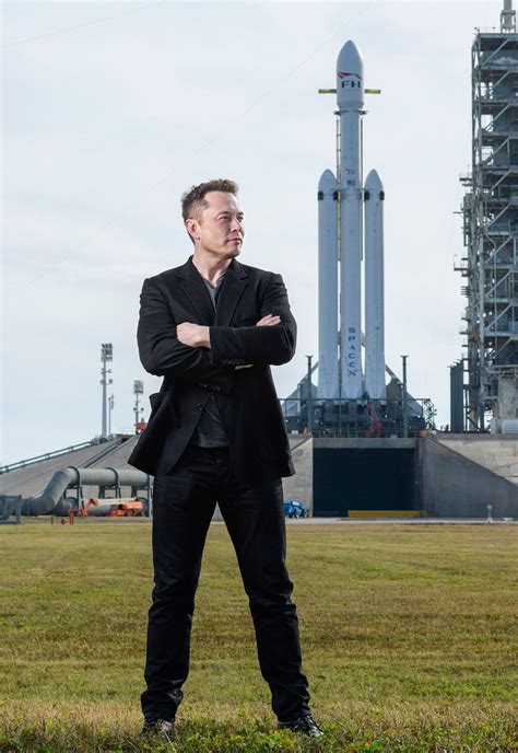 Elon Musk Proves He's the Greatest Showman on Earth | Elon musk tesla, Elon musk biography, Elon 