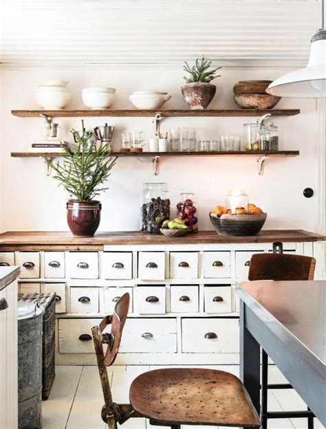 A green kitchen with a detoxing feel. Nordic-vintage in cucina | Cucine moderne, Idee per la ...
