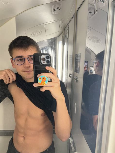 Twinkstann On Twitter Airplane Bathroom Selfies 😂 ️ 👉 Youtu
