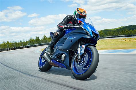 2022 Yamaha Yzf R7 First Ride Review Motorcycle News