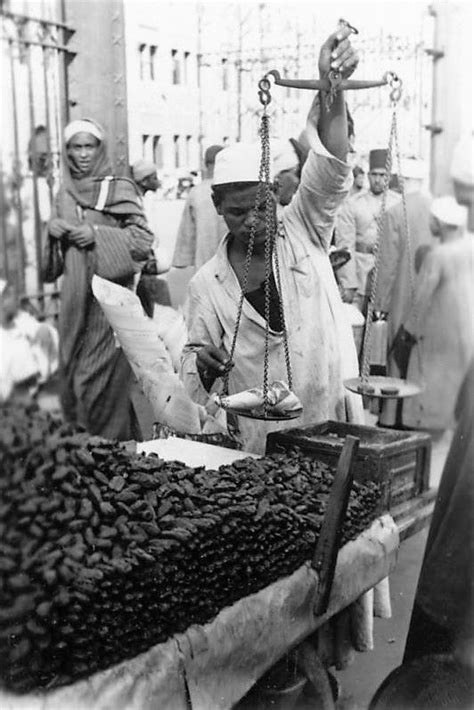 Cairo Markets Dates Vendor 1941 42 Cairo Modern Egypt Old Egypt