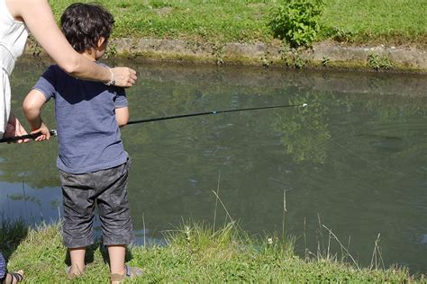 Pêche en bassins pour les enfants - Pisciculture de Villette | Pisciculture de Villette