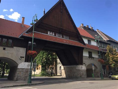 A helyszínre a lébényi és a győri hivatásos, valamint a mosonszentmiklósi és a börcsi önkéntes tűzoltók érkeztek ki, akik megkezdték a lángok oltását. 20 éve nézed, mégsem tudsz róla semmit sem - Mi az ...