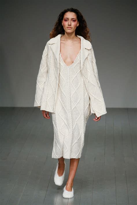 Central Saint Martins Fall Ready To Wear Fashion Show Collection Fashion Ready To Wear