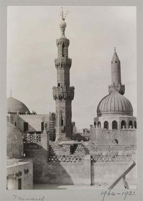 minaret of mamluk sultan al ashraf qaytbay mosque of al azhar cairo k a c creswell vanda