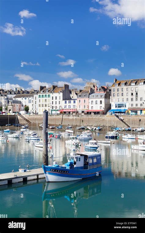 France Finistere Fishing Harbour Douarnenez Fotos Und Bildmaterial In