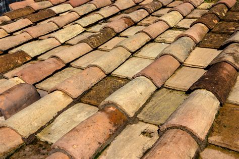 Das ergebnis ist eine besonders niedrige wasseraufnahme, ≤0,5%. Italienische Fliesen stockfoto. Bild von wohnsitz, ablage ...