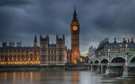 Houses Of Parliament On A Cloudy Evening In London Bing Wallpapers