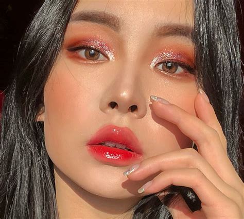 Homojuku Glitter Makeup Looks Pink Eye Makeup Edgy Makeup Kiss