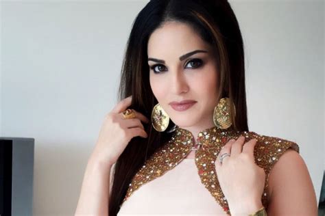 Sunny Leone Promotes Breast Cancer Awareness In A Bold Video Life And Style Business Recorder