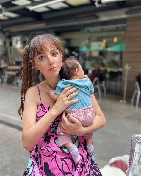 Natalia Téllez por fin revela el rostro de su hija con tiernas FOTOS