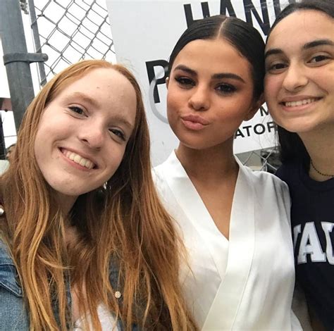 Selenagomez With Fans In Los Angeles California August 25