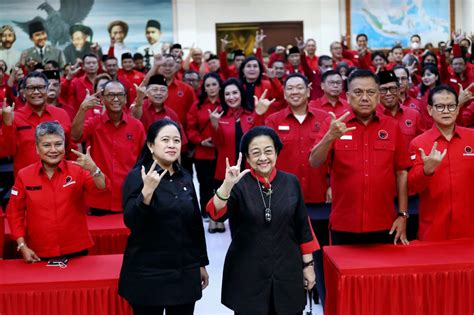 Megawati Beri Arahan Anggota Fraksi Pdip Dpr Ri Menuju Pemilu Suara Surabaya