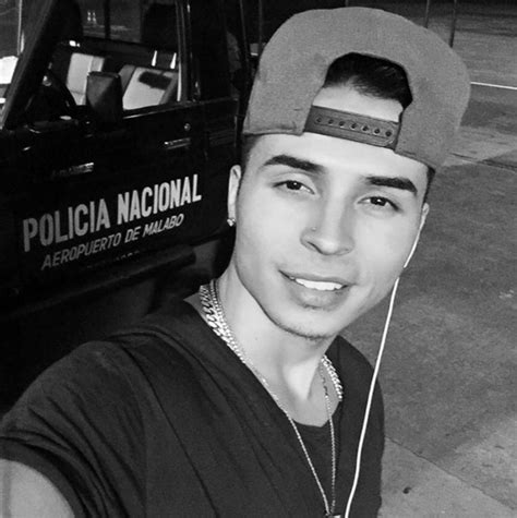 Andrés felipe robledo londoño (born 12 december 1986), better known as reykon el líder, is a reggaeton performer from colombia. «El dictador africano que llevó al reggetonero colombiano ...