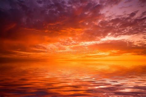 Sunset Over Water Stock Image Image Of Oxygen Horizon 17178185