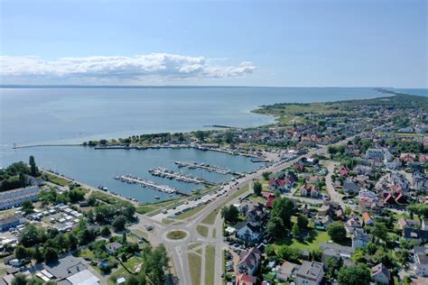 It leads to a big fishing harbour at the south beach. Admirał - Jastarnia