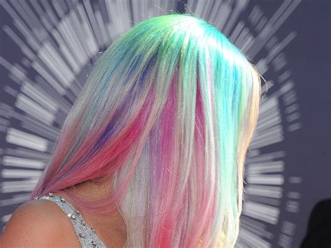 You can simply dye your hair at home with these simple instructions: Hair dye fails: Why you should never dye your hair this colour