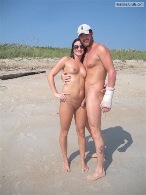 ビーチの写真のヌードカップル 美しいエロティックとポルノ写真