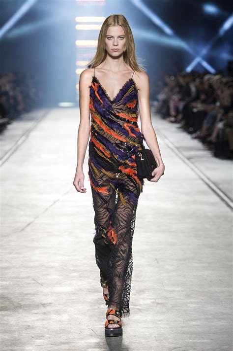 Pin On Archive Versace Womens Fashion Shows