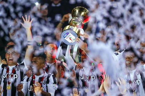 Jun 09, 2021 · لا يزال مستقبل البرتغالي كريستيانو رونالدو نجم يوفنتوس غامضا بشكل كبير خلال فترة الانتقالات الصيفية.<br /><br />رونالدو الذي توج مؤخراً بلقب هداف الدوري الإيطالي برصيد 29 هدفاً، لم يحدد بعد ما ينوي القيام به في الموسم. احتفالات لاعبو يوفنتوس بحصد لقب كأس إيطاليا - سوبر كورة