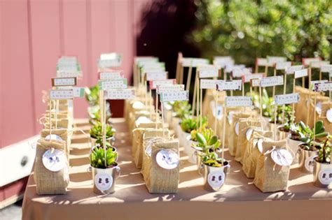 Check out these great eco friendly wedding ideas! Green Eco Friendly Wedding Favors | Wedding-Decorations