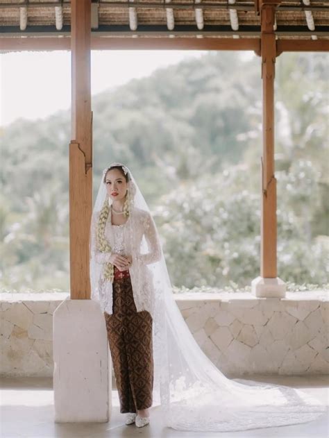 7 Pesona Bunga Citra Lestari Dalam Balutan Kebaya Nasional Di Akad Pernikahan Aura Pengantin