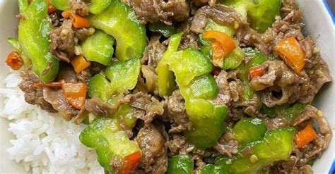 Pare yang sudah diiris, dibejek dgn 1 sdt garam jangan ancur, diamkan 15 menit, siram air panas, lakukan sekali lagi. Resep Rahasia Masak Tumis Pare agar Tidak Pahit, Ternyata ...