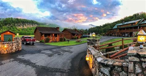 Smoke hole resort gift shop, cabins. SMOKE HOLE CAVERNS & LOG CABIN RESORT - Updated 2021 Motel ...