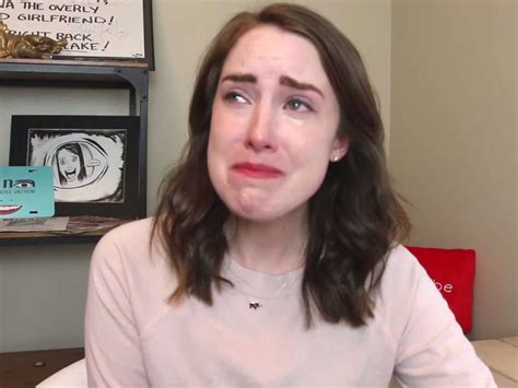 the 28 year old woman behind the overly attached girlfriend meme announced she s quitting
