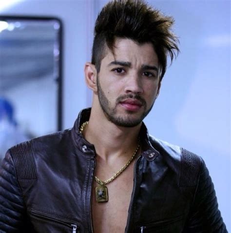 He is known in brazil for his many hit songs, and gained international prominence through the song balada. Gustavo Lima no Carnaval de Salvador 2017 Blocos e Camarotes