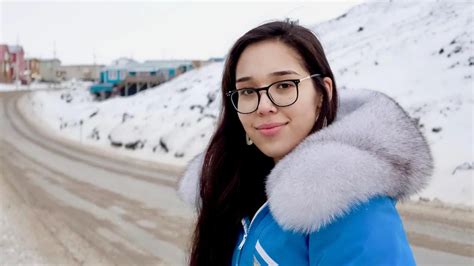 Qaqqaq is the only member of parliament for, geographically speaking, the largest riding in the country. « L'enfant qui danse » défendra le territoire canadien du ...