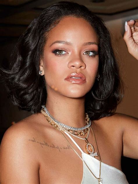 Rihanna Showcases Fenty Beauty Cream Blush And Bronzer 2020